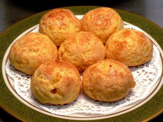 Des gougères au chorizo et au comté