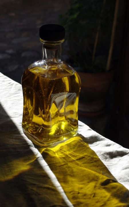 l'huile d'olive soulage les maux de gorge