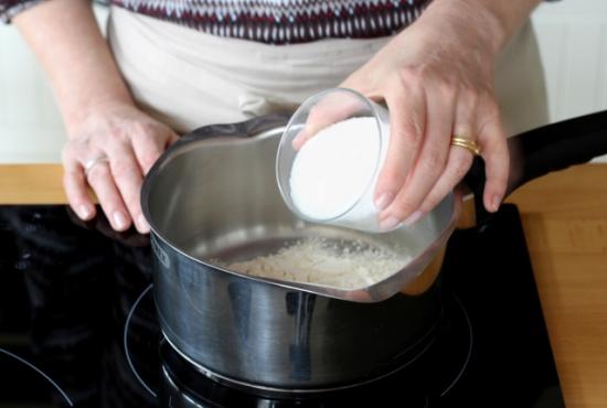 mélangez les ingrédients secs