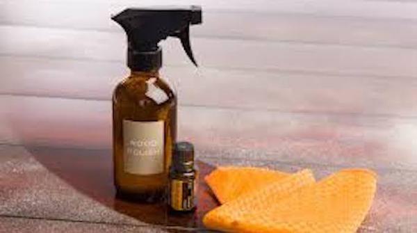 Recette spray anti poussiere maison