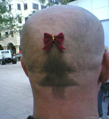 Sapin de noel sur cheveux