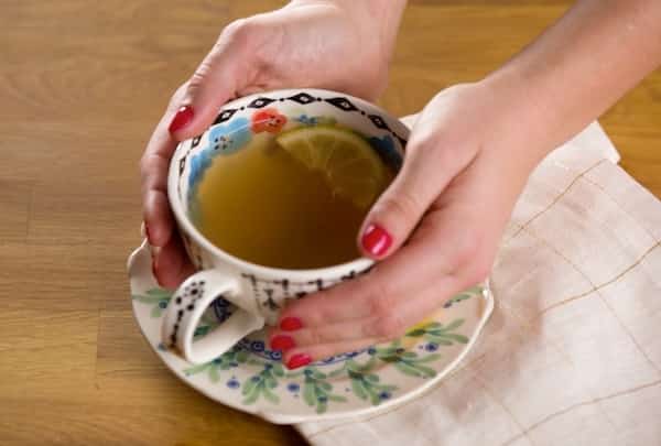 Infusion au gingembre citron et miel contre la gippe