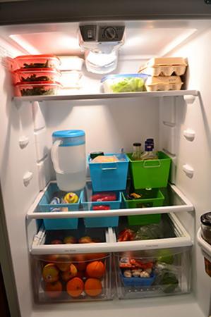 rangez vos aliments dans des boites par famille