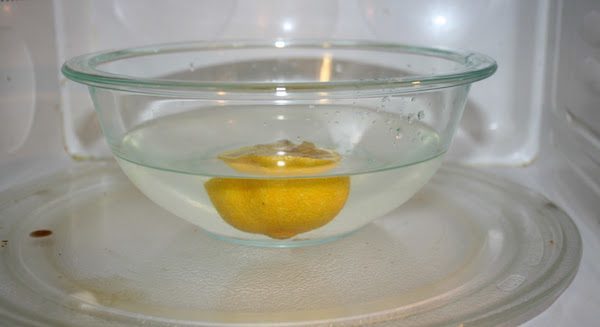 Comment faire pour nettoyer votre micro-ondes avec du citron ?