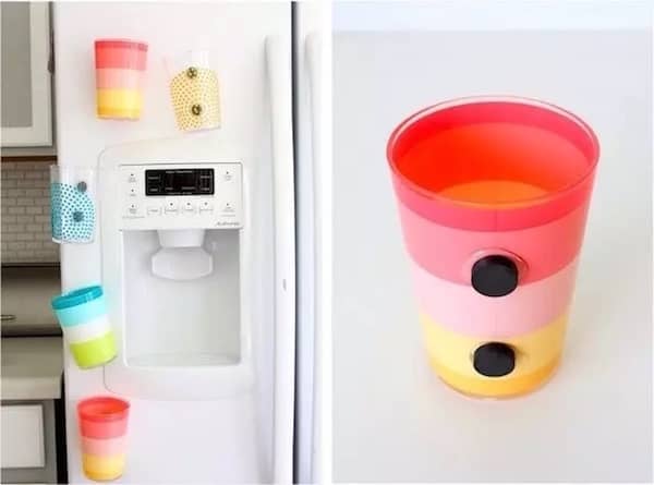 verres aimantés sur le frigo