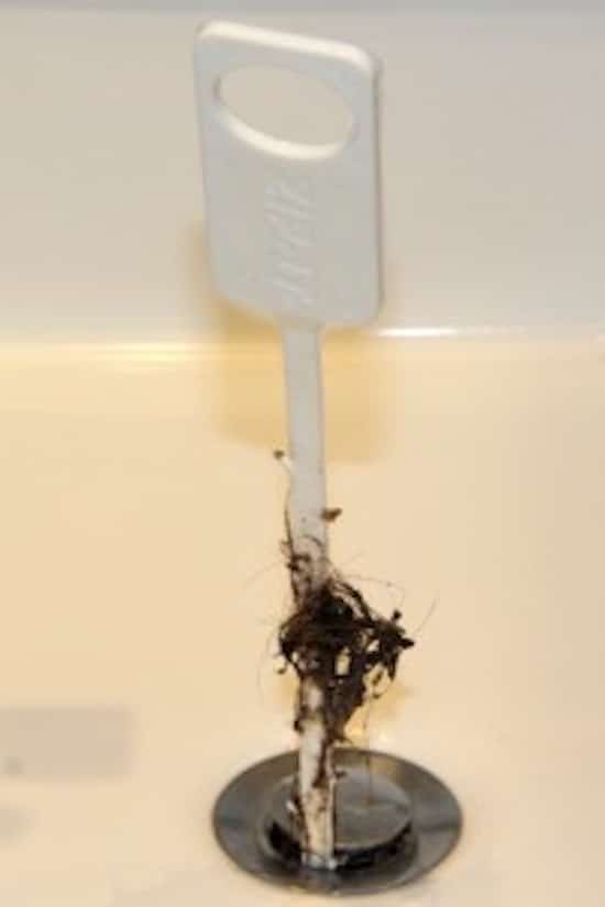 déboucher les canalisations pour enlever cheveux avec zip it