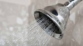 comment-economiser-eau-sous-la-douche