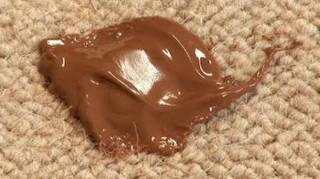 comment enlever un tache de chocolat sur le tapis