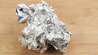 Comment du Papier Aluminium Peut Sauver Vos Glaçons ?