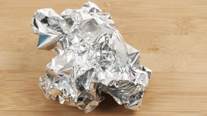 Comment du Papier Aluminium Peut Sauver Vos Glaçons ?