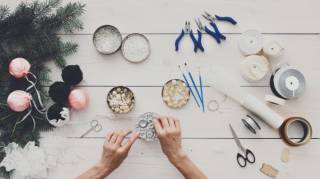 4 Idées DIY pour Créer vos Boules de Noël !