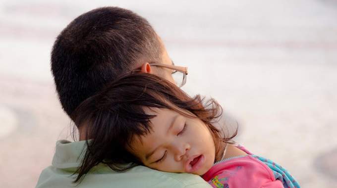 Aider son Enfant à s'endormir avec 3 Techniques Efficaces.  