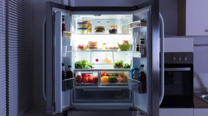 Choisir un réfrigérateur adapté au nombre de repas pris à la maison.