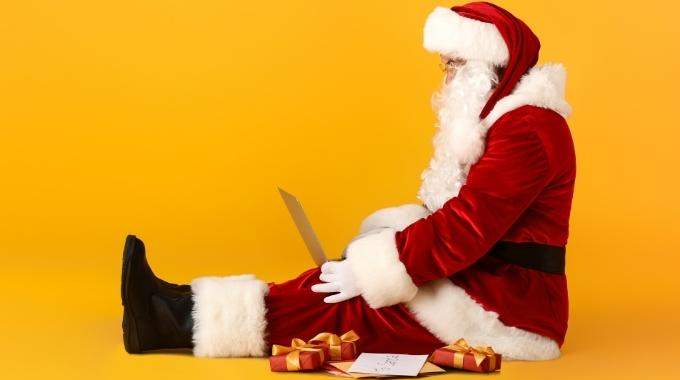 Postez vos lettres au Père Noël par e-mail, c'est plus économique.