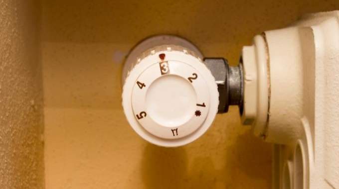 Un robinet thermostatique de radiateur pour faire des économies.