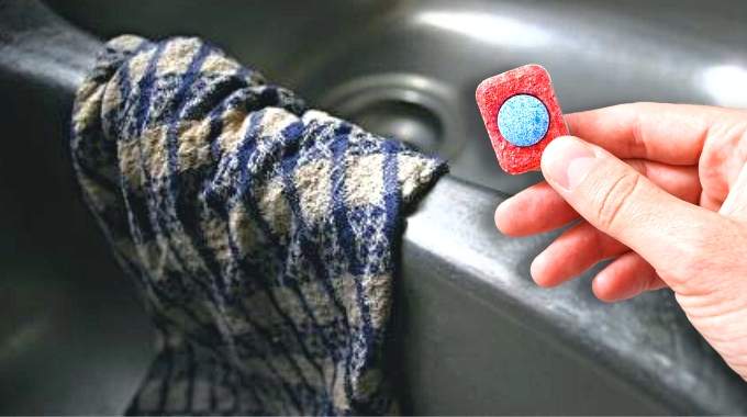 Comment Nettoyer les Torchons Sales Avec 1 Tablette de Lave-Vaisselle.