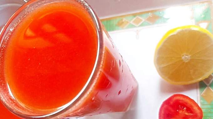 10 Bienfaits du Jus de Tomate Sur la Santé (Prouvés par la Science).