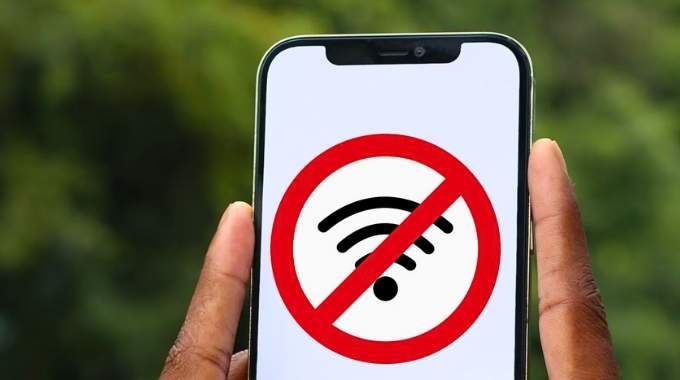 Pourquoi Faut-il Désactiver le WiFi de son Téléphone en Sortant de chez Soi ?