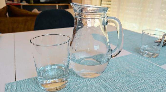 L'Eau N'est Finalement Pas la Boisson la Plus Hydratante Selon une Étude.