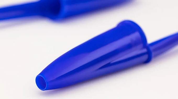 Stylo BIC : Pourquoi il y a un Trou dans les Bouchons ?