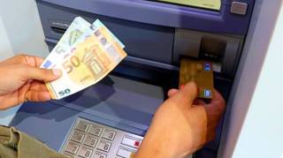 Adieu les Distributeurs de Billets  Ce Nouveau Dispositif va Remplacer Le Retrait d'Espèces en France