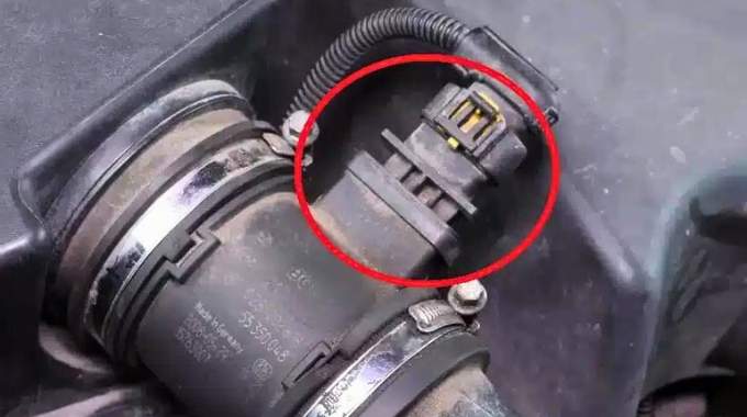 Faites cette Modification et Économisez Jusqu’à 30% de Carburant : Peu de Mécaniciens Connaissent cette Astuce.
