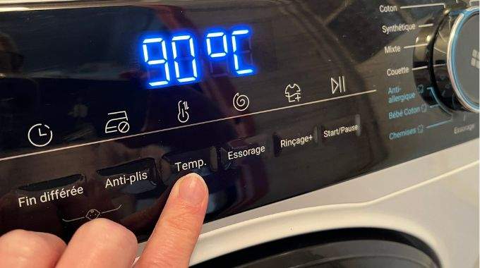 Pourquoi est-il Important de Faire Tourner votre Lave-Linge à 90° une Fois par Mois à Vide ?