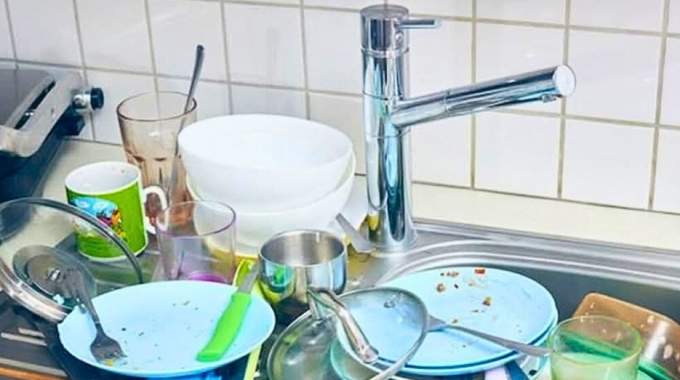 Lorsqu'on Laisse la Vaisselle Sale dans l'Évier, Voila Ce Que Cela Signifie.