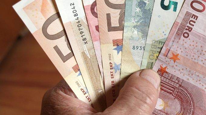35 000€ Minimum par An : Voici le Pays d’Europe où la Pension de Retraite est la Plus Élevée.