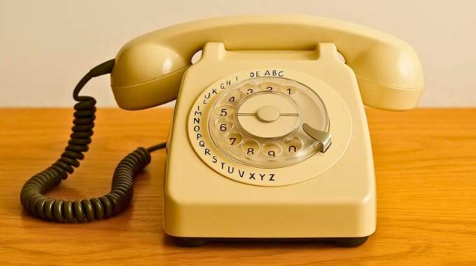 C'est Confirmé, le Téléphone Fixe Disparaît Bientôt et Voici Quand votre Ligne Cessera de Fonctionner.