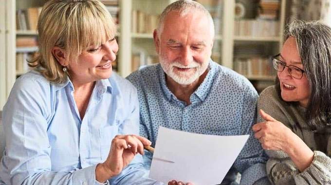 Retraite : J'ai 62 ans et Je N'ai Jamais Travaillé, Voici la Somme à 4 Chiffres que Je Touche Tous les Mois.