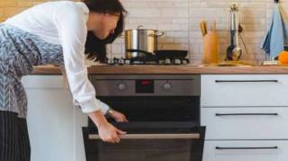 Pourquoi ne faut-il pas ranger les casseroles et les poêles dans le four
