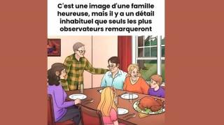 C'est une image d'une famille heureuse mais il y a un détail inhabituel que seuls les plus observateurs remarqueront