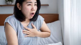 “Attention à ces 5 signes nocturnes qui indiquent un risque accru d’AVC” alerte un médecin urgentiste