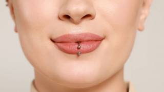La plupart des gens ignorent ce qu’un piercing à la bouche peut révéler sur une personne