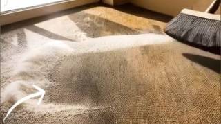 Saupoudrez du sel sur votre tapis Voici pourquoi un secret que les pressing ne vous révéleront jamais