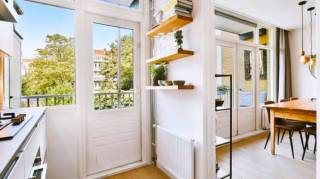 Cet hiver une simple étagère au-dessus du radiateur peut suffire à réduire votre facture de chauffage
