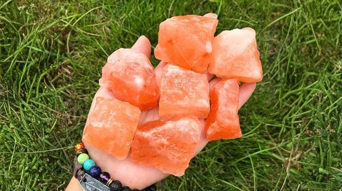 Comment utiliser la pierre de sel pour éliminer l'humidité à la maison