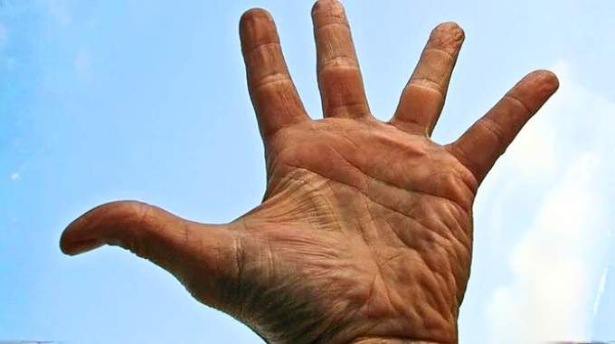 Les gauchers ont-ils une espérance de vie plus faible que les droitiers ?