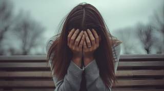 Les personnes tristes prononcent souvent ces 3 phrases discrètes mais révélatrices