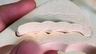 Épouse la fille qui ne sait pas ce que c'est