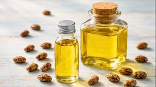 Le secret de l'huile de ricin : pourquoi l'heure &agrave; laquelle vous l'appliquez change tout