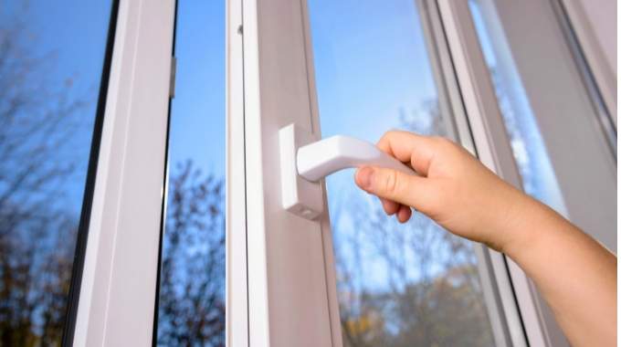 Pourquoi aérer son intérieur entre 8h et 10h en hiver est vraiment déconseillé