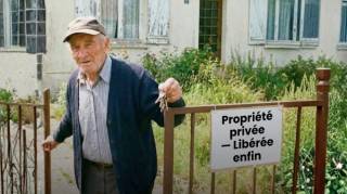 Un retrait&eacute; de 78 ans parvient &agrave; r&eacute;cup&eacute;rer sa maison occup&eacute;e en seulement une journ&eacute;e gr&acirc;ce &agrave; une astuce m&eacute;connue