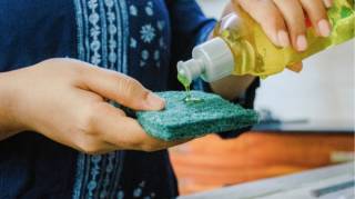 6 astuces pour faire durer le liquide vaisselle 3 fois plus longtemps