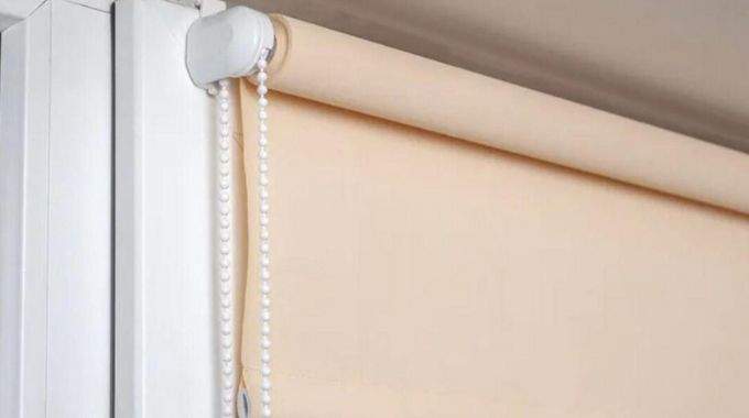 Frottez ceci sur les stores sales. Ils redeviendront comme neufs