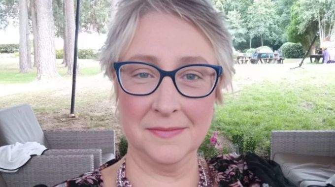 "Je me lave 1 fois par semaine et je porte mes v&ecirc;tements 5 jours de suite avant de les laver... Je fais de grosses &eacute;conomies"