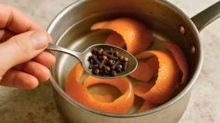 Voil&agrave; pourquoi je fais bouillir les &eacute;corces d&rsquo;orange avec des clous de girofle C'est ma grand-m&egrave;re qui me l'a appris