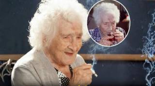 La femme la plus &acirc;g&eacute;e au monde fumait buvait du vin et a v&eacute;cu jusqu'&agrave; 122 ans : un m&eacute;decin r&eacute;v&egrave;le son secret quotidien