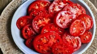 Les m&eacute;decins r&eacute;v&egrave;lent que la consommation de tomates provoque